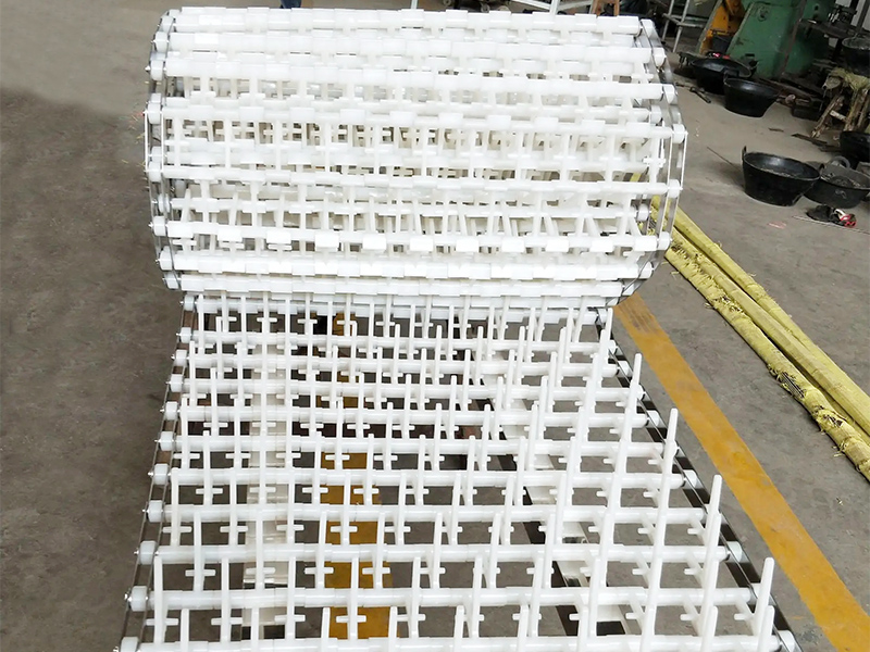 <b>Plastic mesh belt</b>